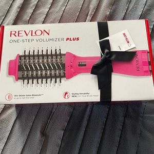 Revlon ONE STEP Volumizer plus - hot pink